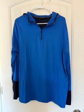 Large men’s under Armour fitted pull over
